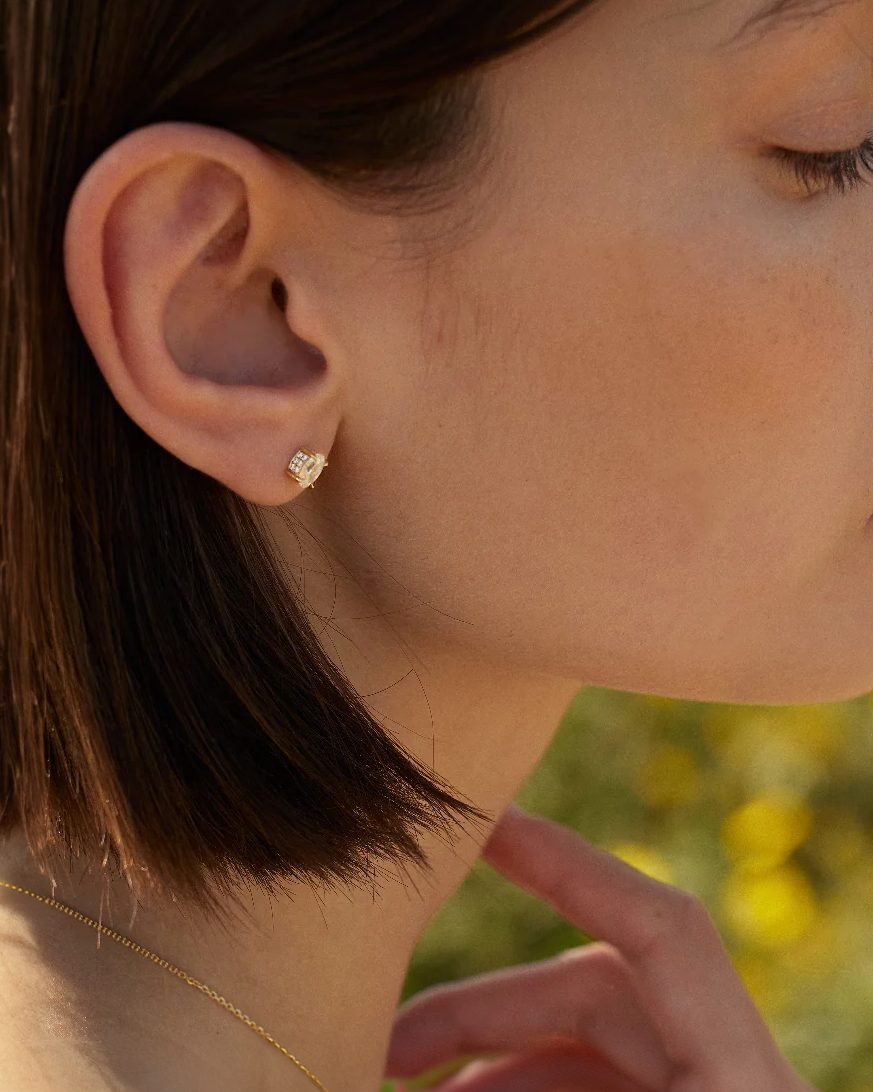 diamond stud earrings