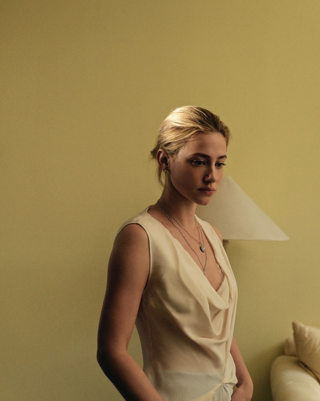 Riverdale actress Lili Reinhart shines in diamond jewelry