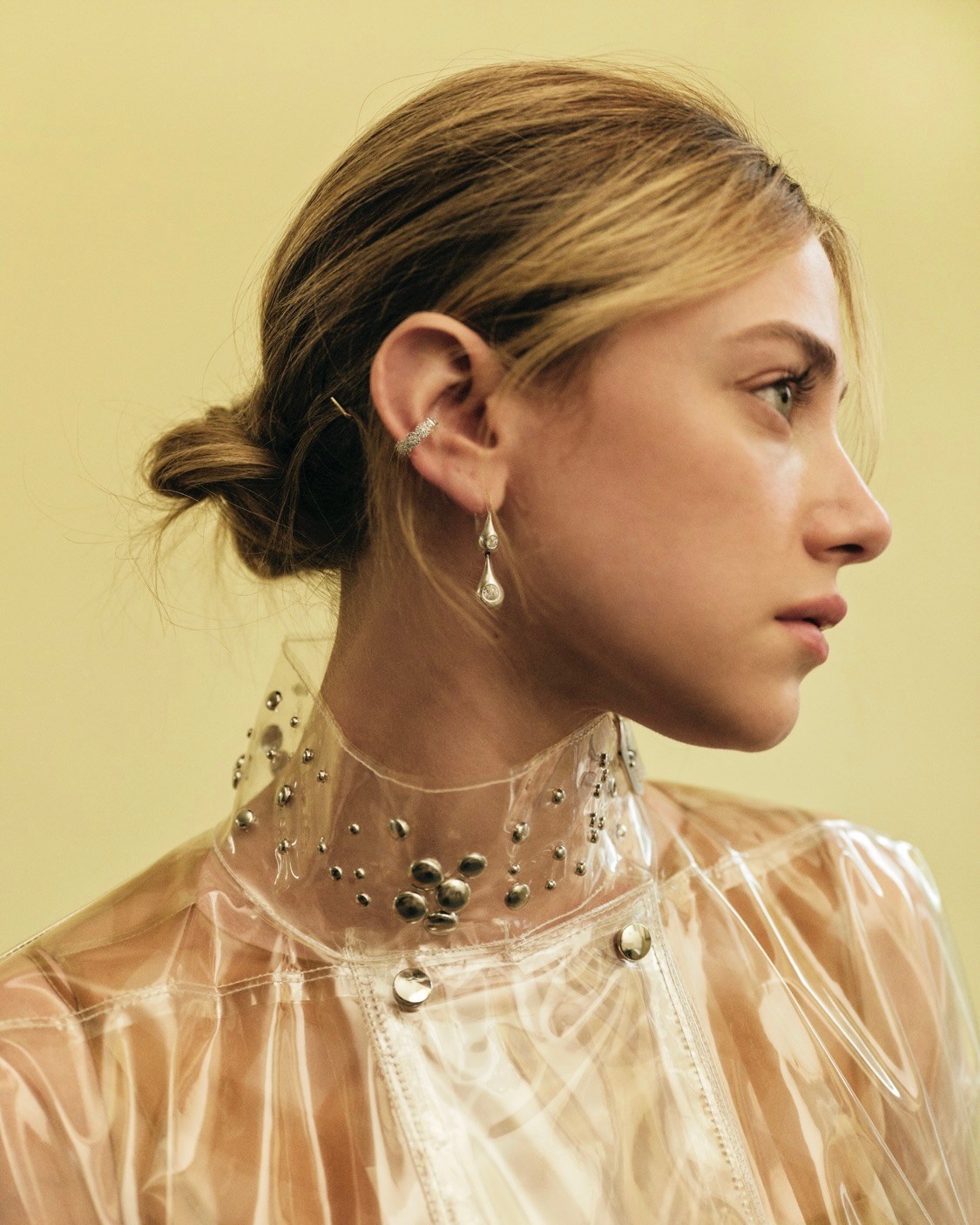 Riverdale actress Lili Reinhart shines in diamond jewelry