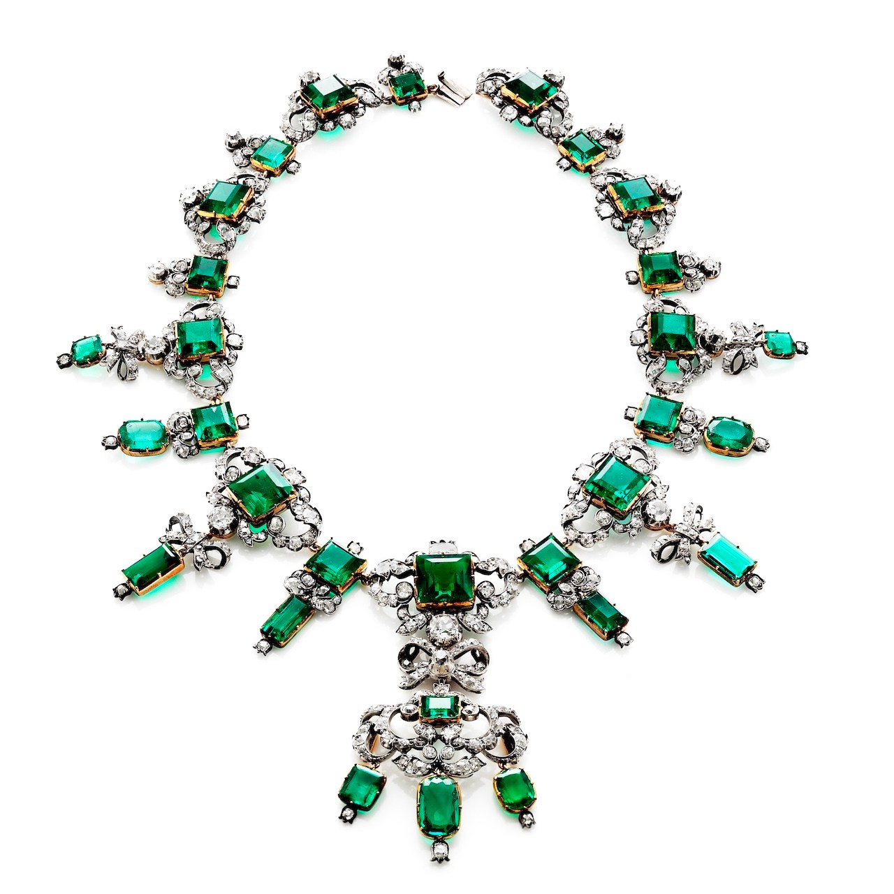 Royal Danish Crown Jewels Collection Emerald Necklace. Photographer: Iben Kauffman, Courtesty of Royal Danish Collection