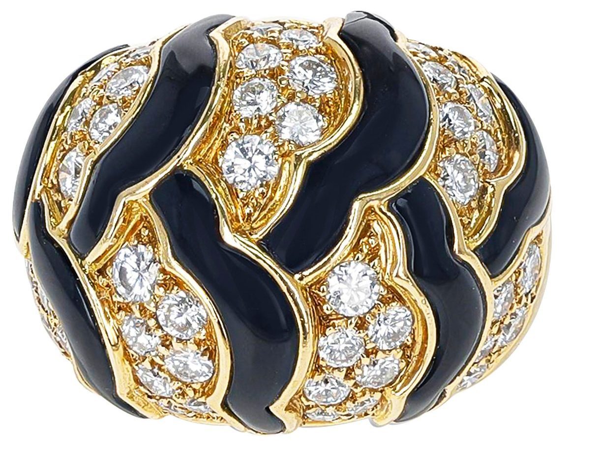 Azabache jewelry: Van Cleef & Arpels black onyx and diamond ring