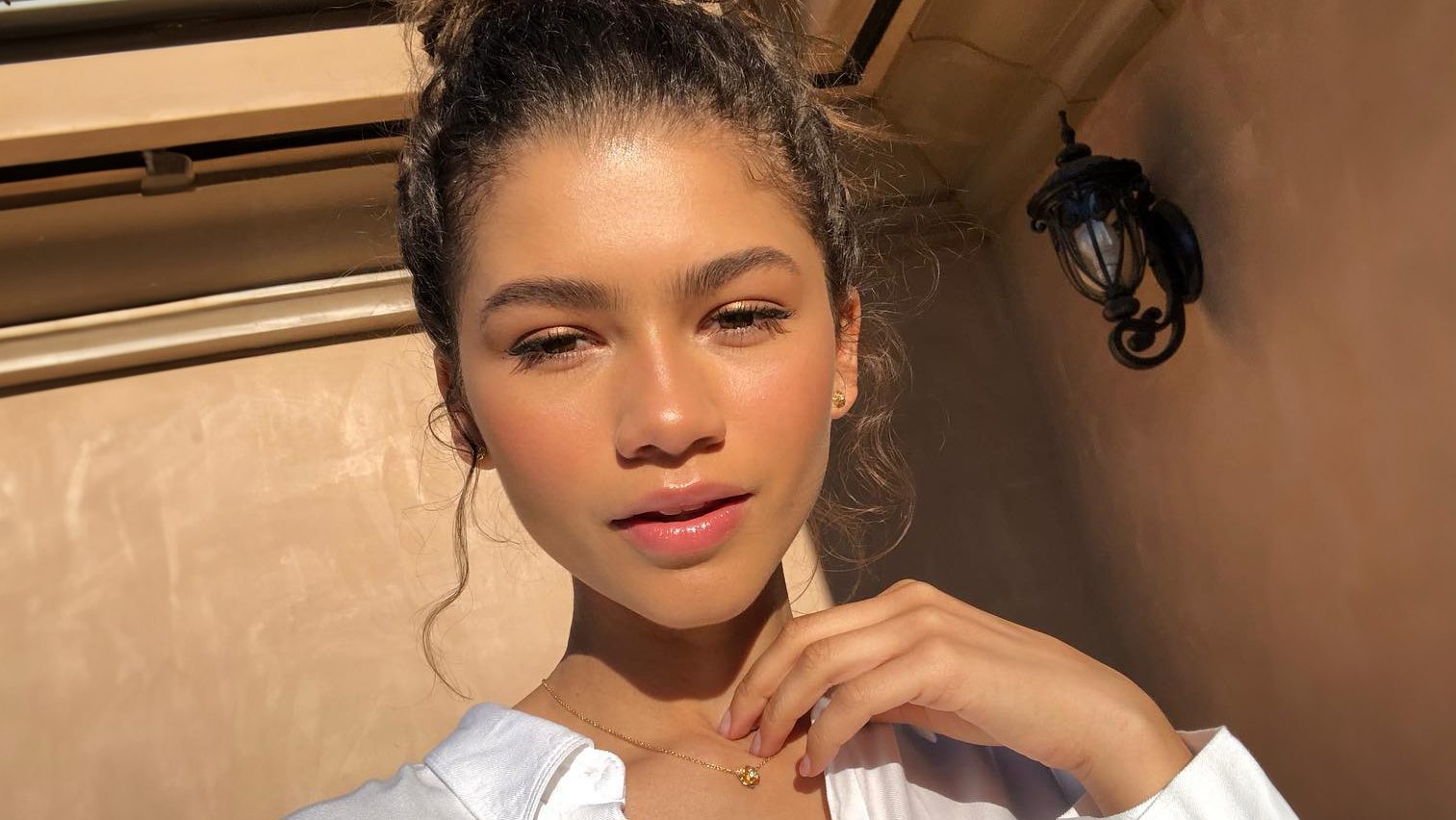 Zendaya diamond pendant