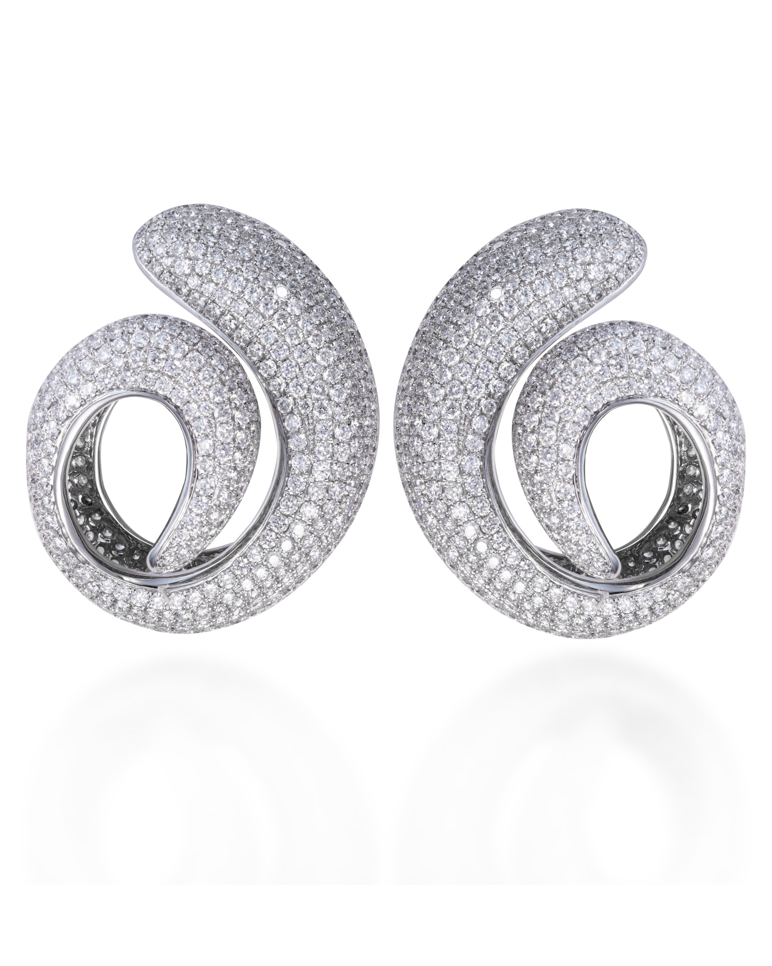Pave diamonds earrings