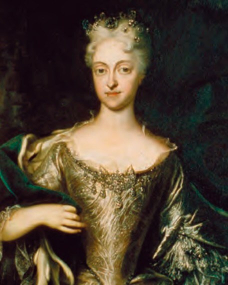 In what is believed to be the oldest painting of the Wittelsbach Blue Diamond (now the Wittelsbach-Graff Diamond), Maria Amalia of Austria's bridal portrait shows the large blue diamond as the centerpiece in her hair ornament.