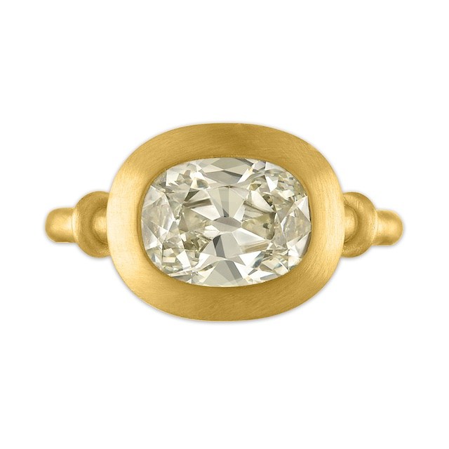 Prounis cushion cut diamond Brilliant Capsa engagement ring