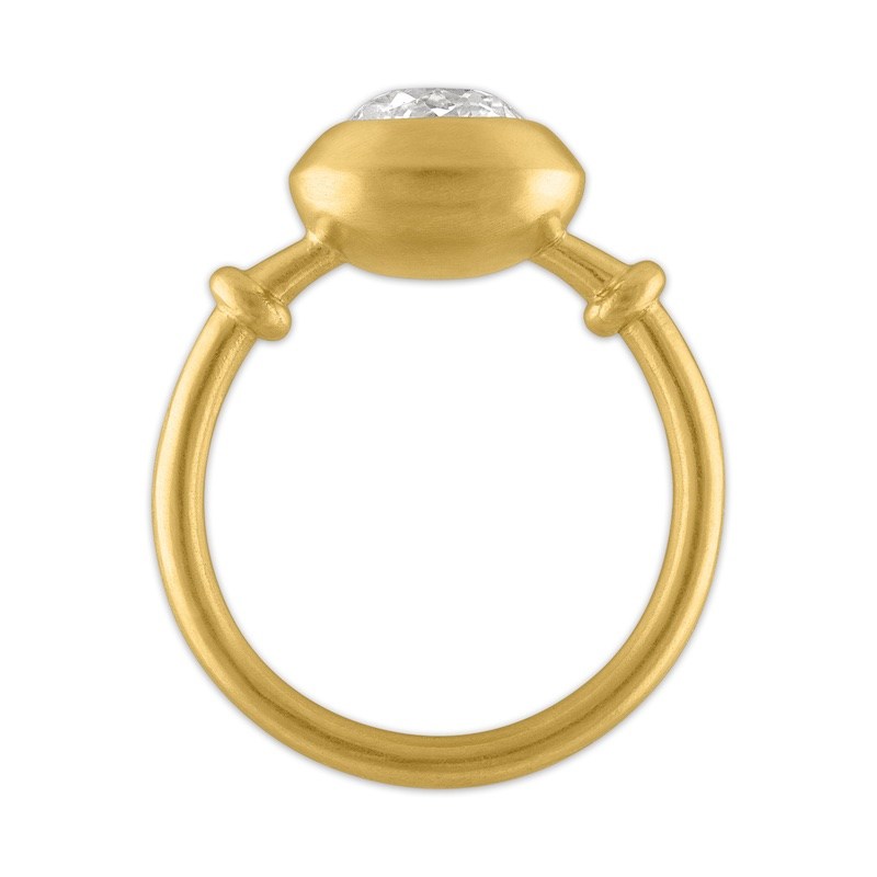 Prounis cushion cut diamond Brilliant Capsa engagement ring