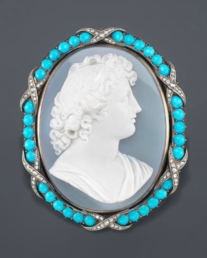 Sarah Jessica Parker's 2016 Met Gala Pendant featuring a Victorian Carved Agate Cameo with a Turquoise and Rose-Cut Diamond Frame from Fred Leighton