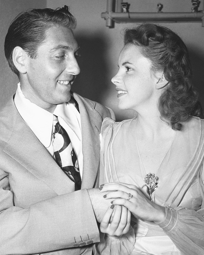 Judy Garland wears her diamond engagement ring alongside fiance David Rose on May 15, 1941. (Getty Images)