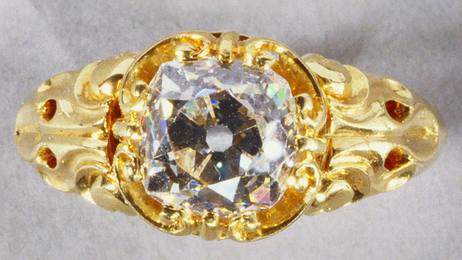 Queen Charlotte's Gold Finger Ring with Cushion-Cut Diamond