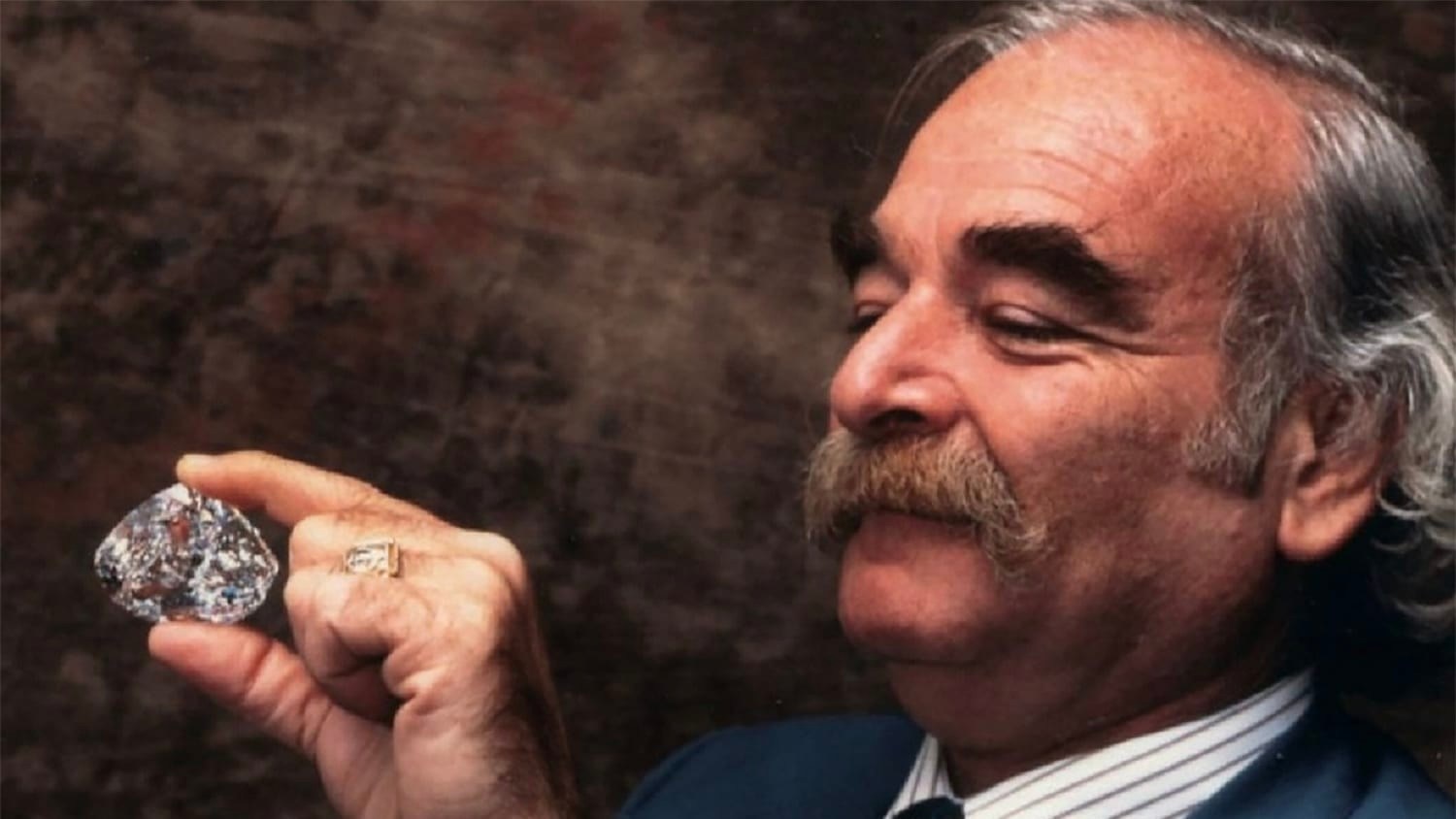 Gabi Tolkowsky holding the Centenary Diamond