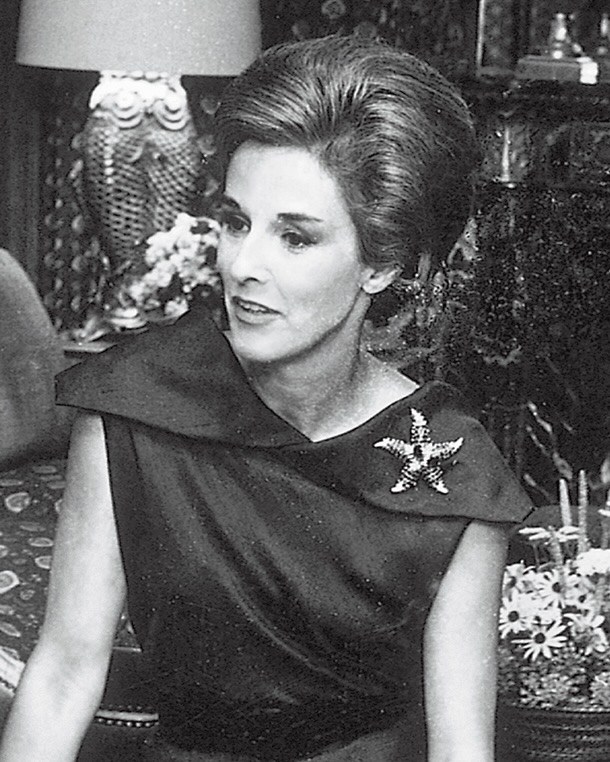 Babe Paley wears Jean Schlumberger starfish brooch
