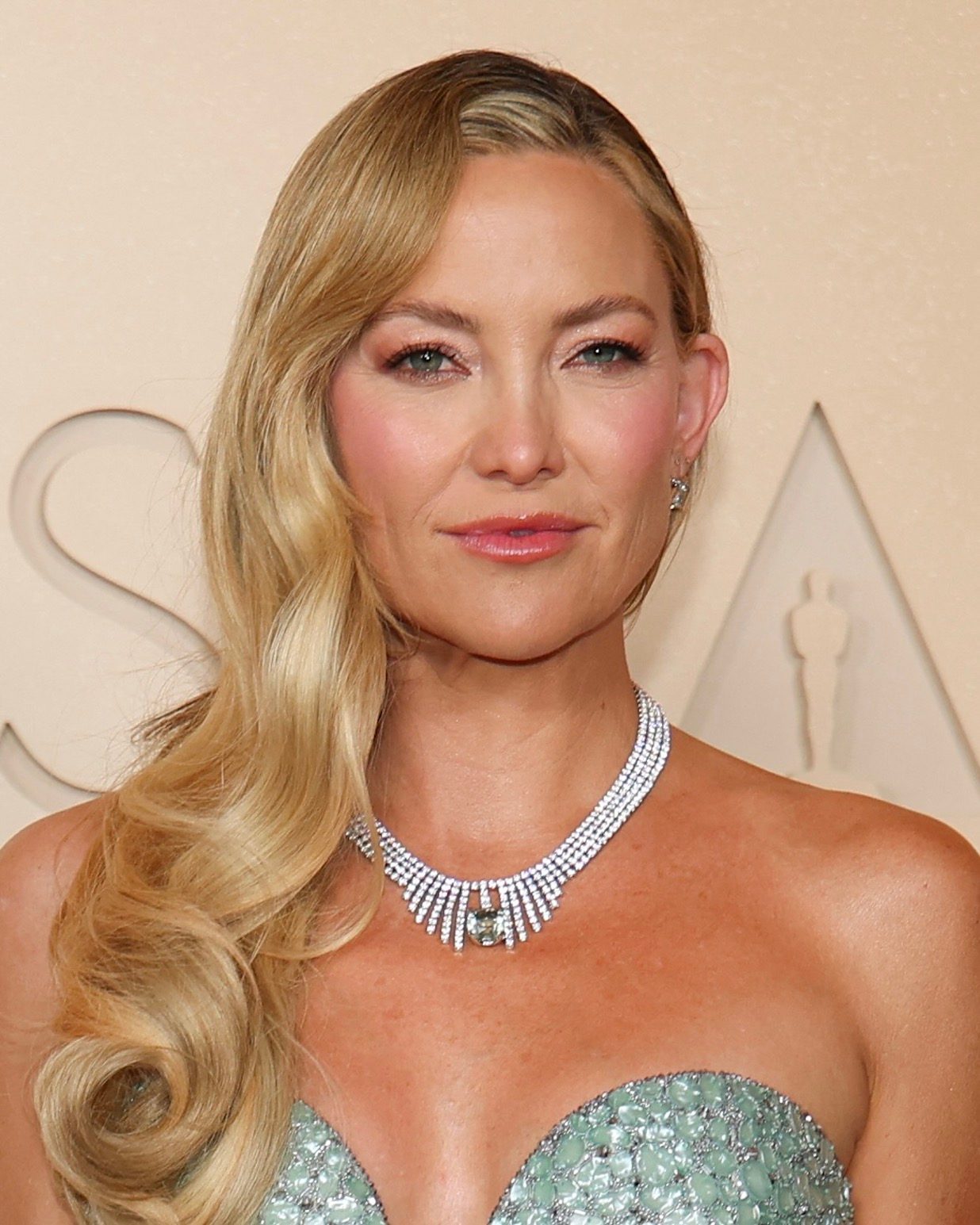 Kate Hudson Wore Garatti Jewelry to the 2026 Oscars