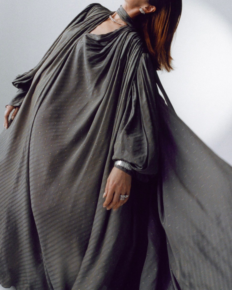 Caitriona Balfe on Outlander, Time, and the Endurance of Natural Diamonds