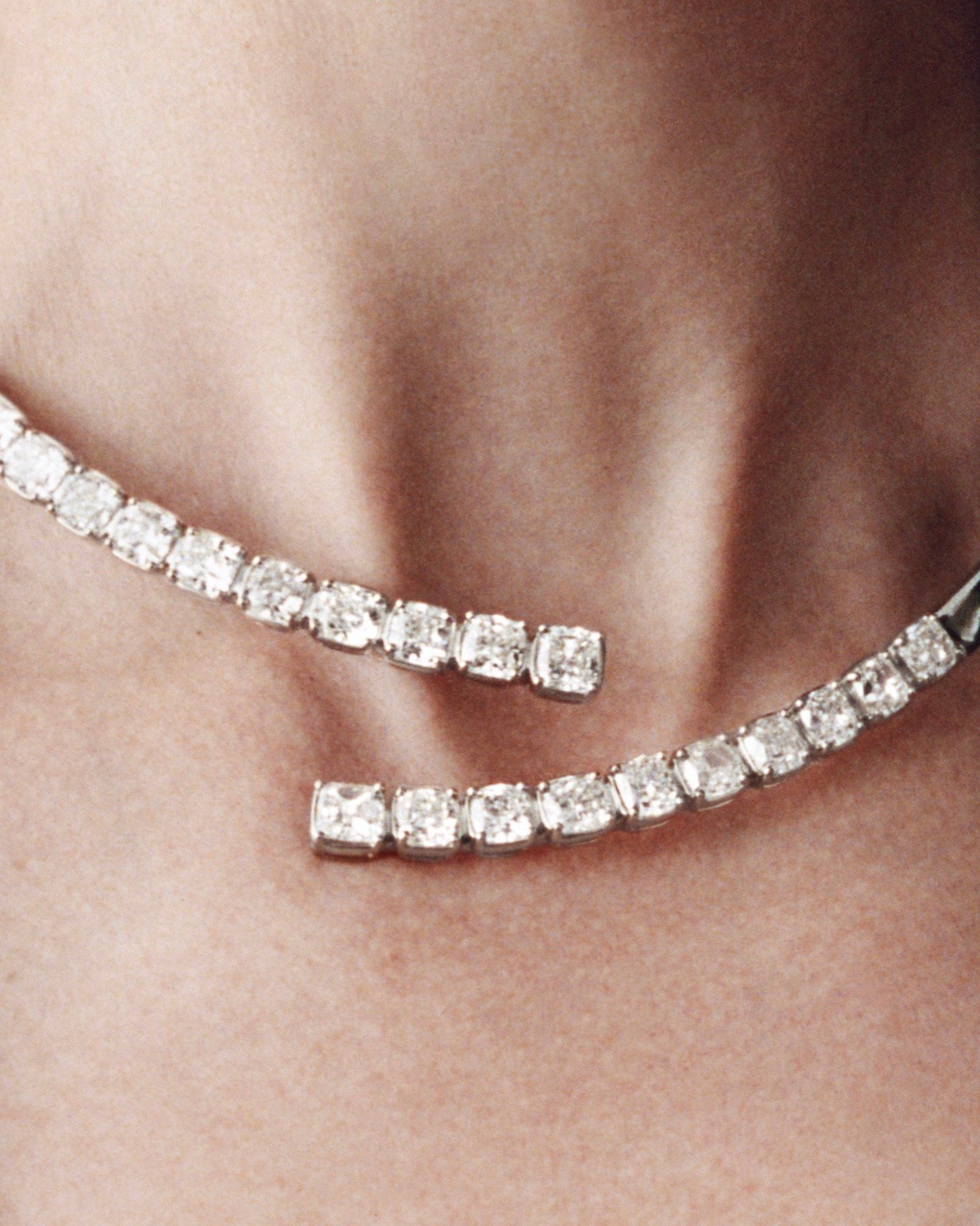 Caitriona Balfe on Outlander, Time, and the Endurance of Natural Diamonds
