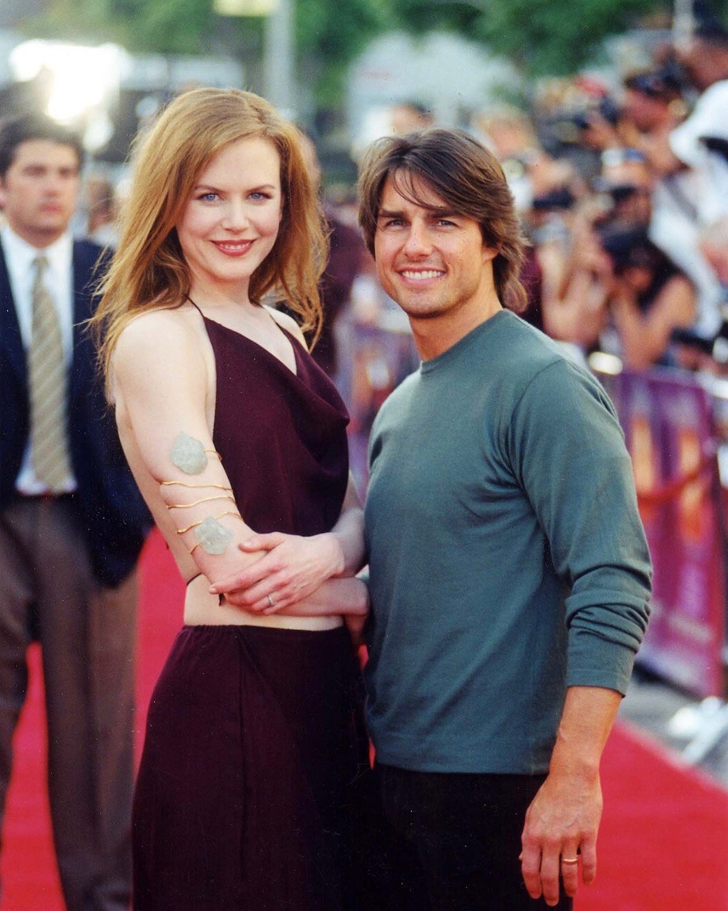 90s Jewelry Trends: Nicole Kidman Wore an arm cuff to the Eyes Wide Shut premiere