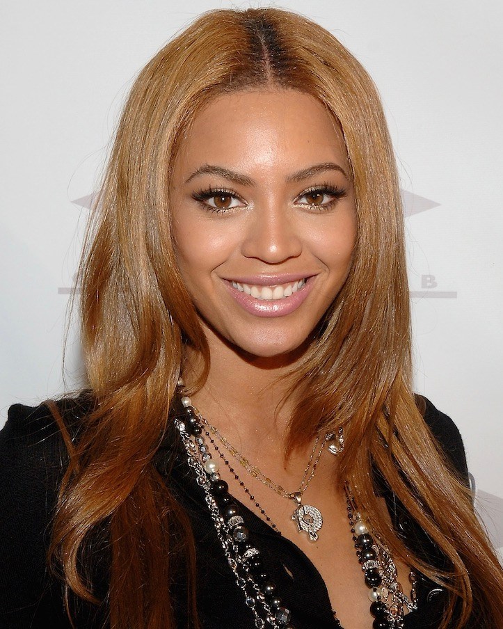 Beyoncé Knowles attends Jay-Z's Exclusive After Party at the 40/40 Club in New York on May 6, 2008.
Beyoncé Rocks a Roc Necklace to the 40/40 Club in 2008