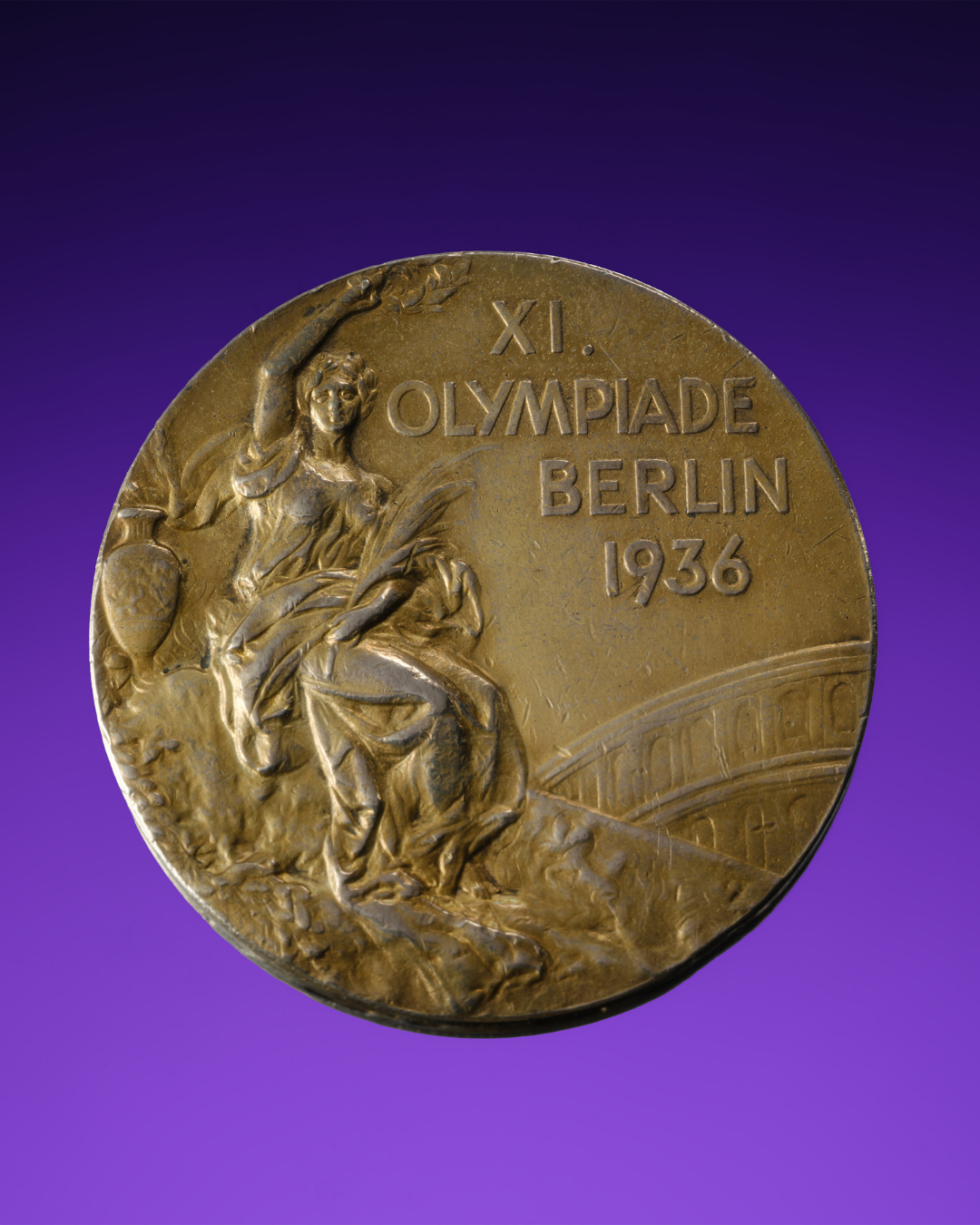 For the Win exhbition: Jesse Owens's Olympic Gold Medal, 1936. (Alvaro Keding & Daniel Kim/©AMNH)