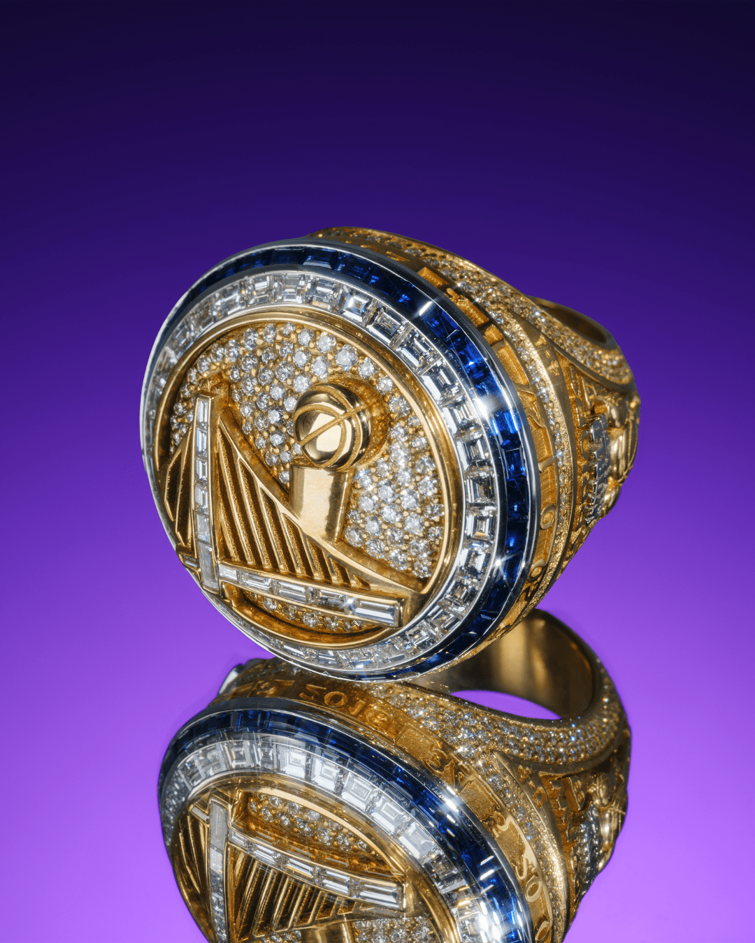For the Win exhbition: Kevin Durant’s NBA Championship Ring, 2017. (Alvaro Keding & Daniel Kim/©AMNH)
