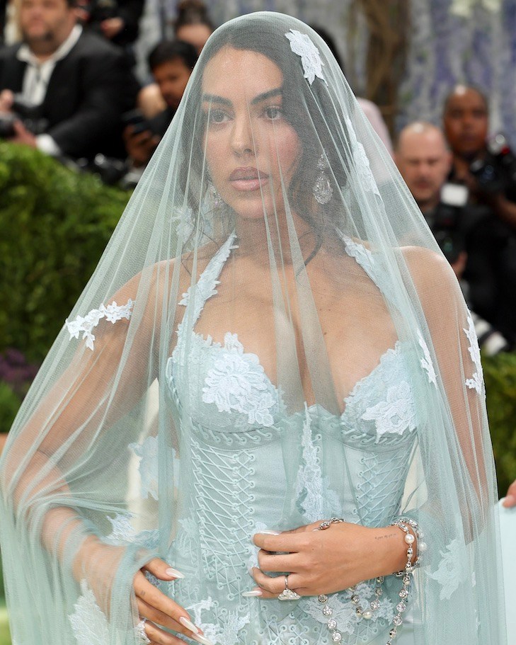Georgina Rodríguez Wore Chopard Jewelry to the Met Gala 2026 Diamond Cross Necklace Rosary Garden of Kalahari Chopard