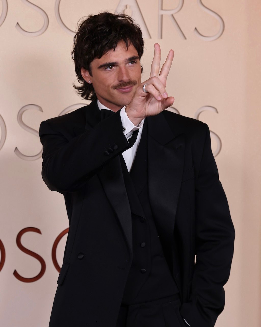 Men's Pinky Rings Jacob Elordi attends the 2026 Oscars