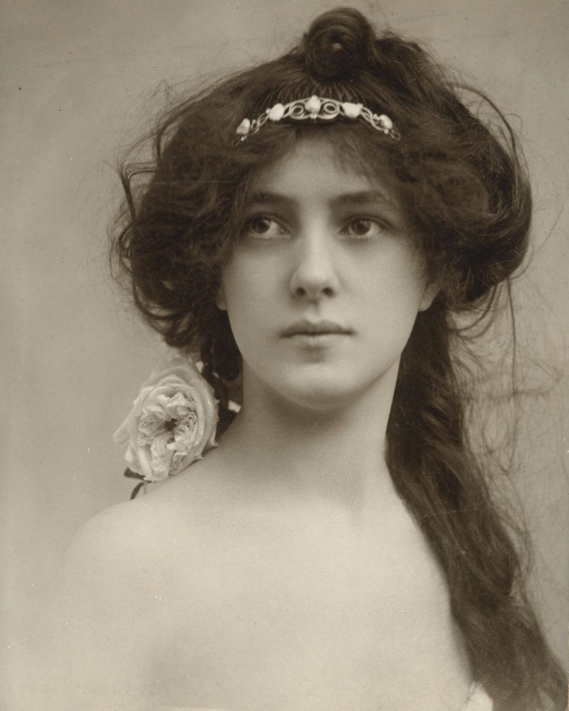 Evelyn Nesbit, c. 1902. (Wikimedia Commons/Public Domain)