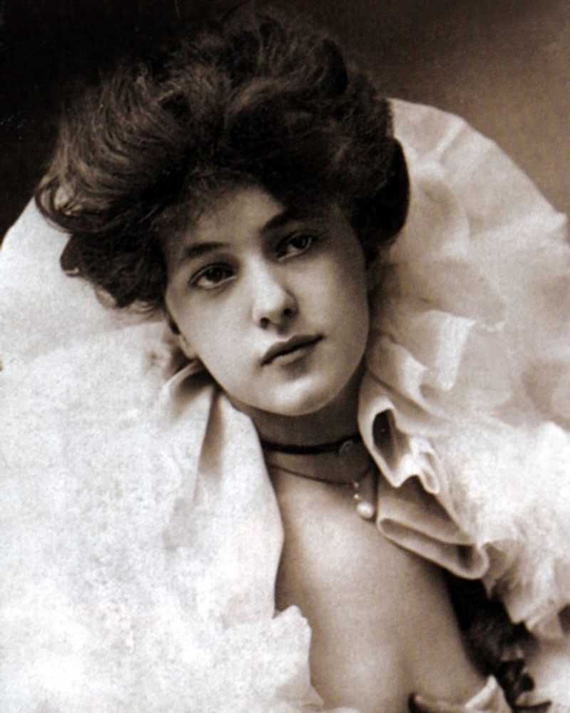 Portrait of Evelyn Nesbit c. 1901