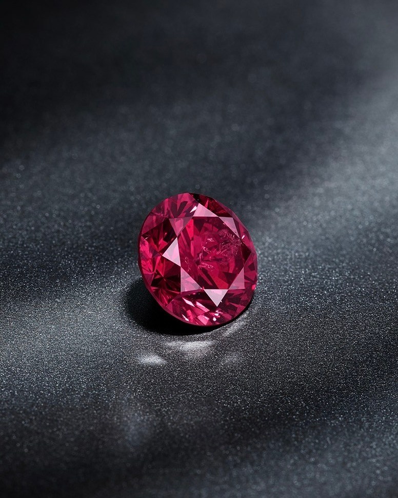Argyle Diamonds: The Argyle Phoenix Fancy Red Diamond Ring (Courtesy of Phillips Auction House)