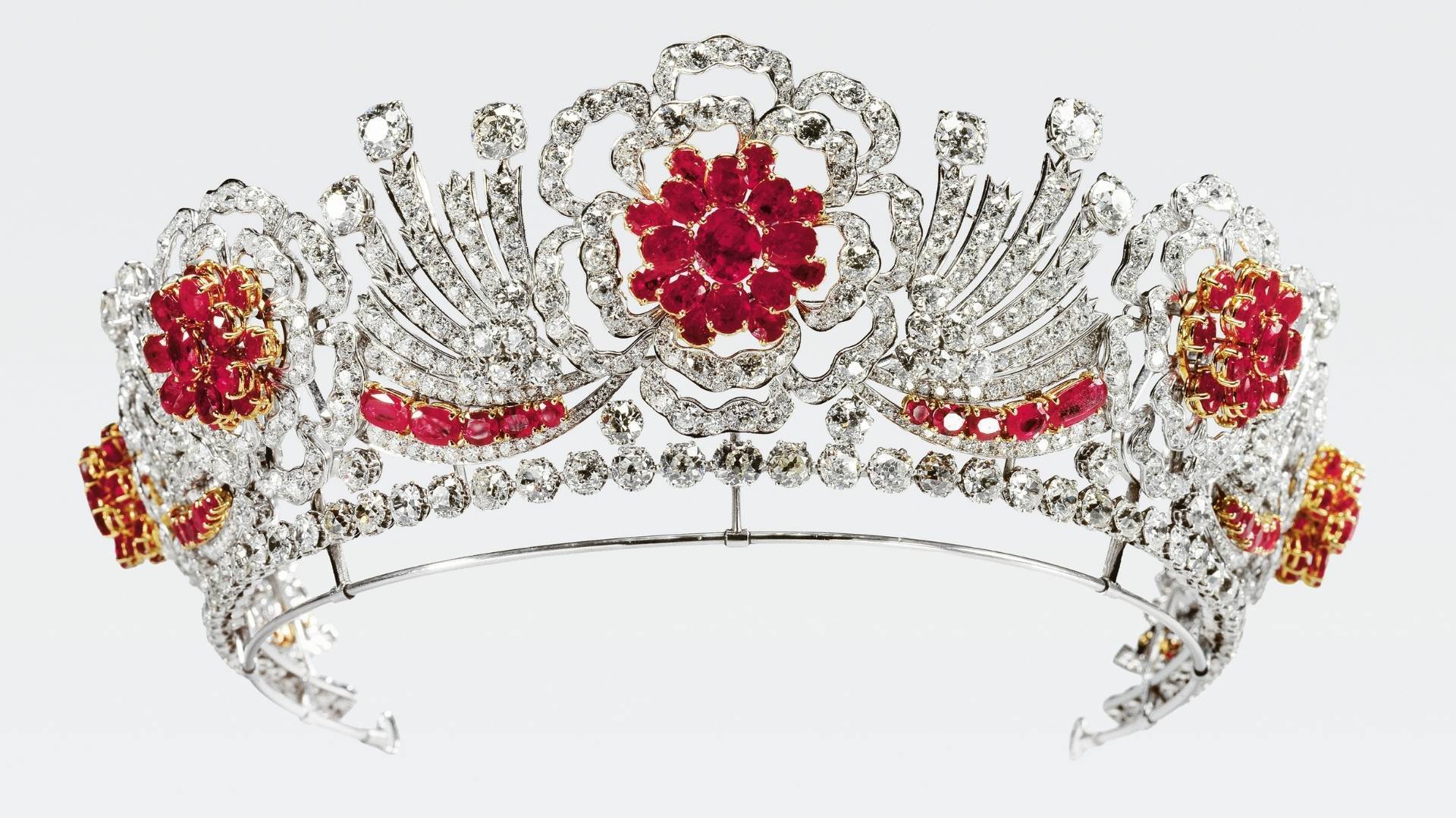 The Burmese Ruby Tiara at the Queen Elizabeth II: Her Life in Style