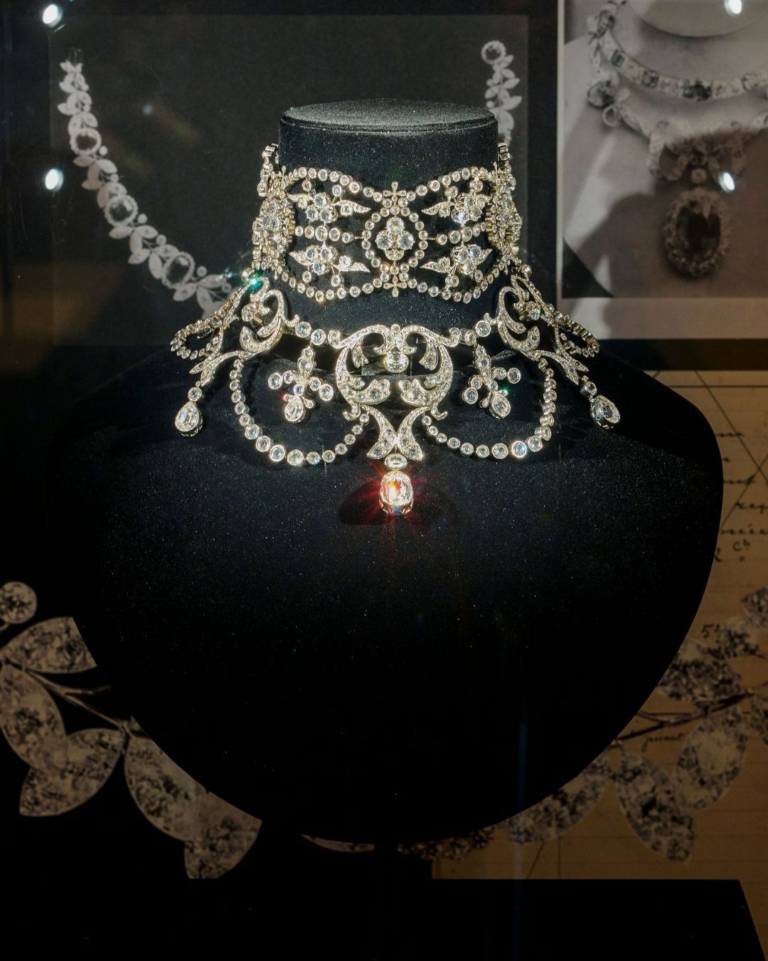 Boucheron’s Belle Époque diamond necklace at the Comite Colbert exhibit