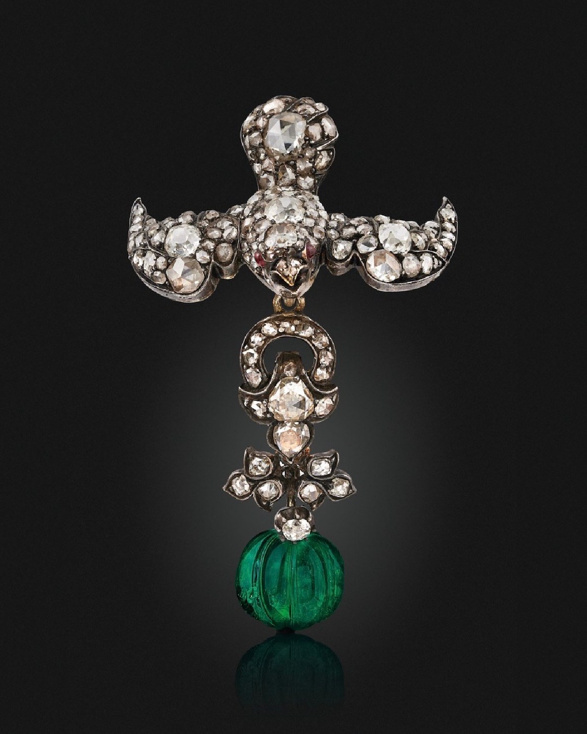 Bird Jewelry Mughal An Antique Diamond, Emerald, and Ruby Bird Brooch from the early 19th century (Courtesy of Christie's)