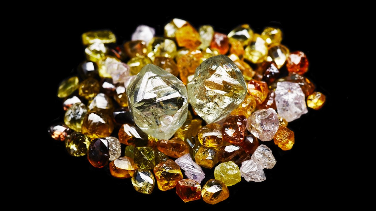 Loose rough diamonds