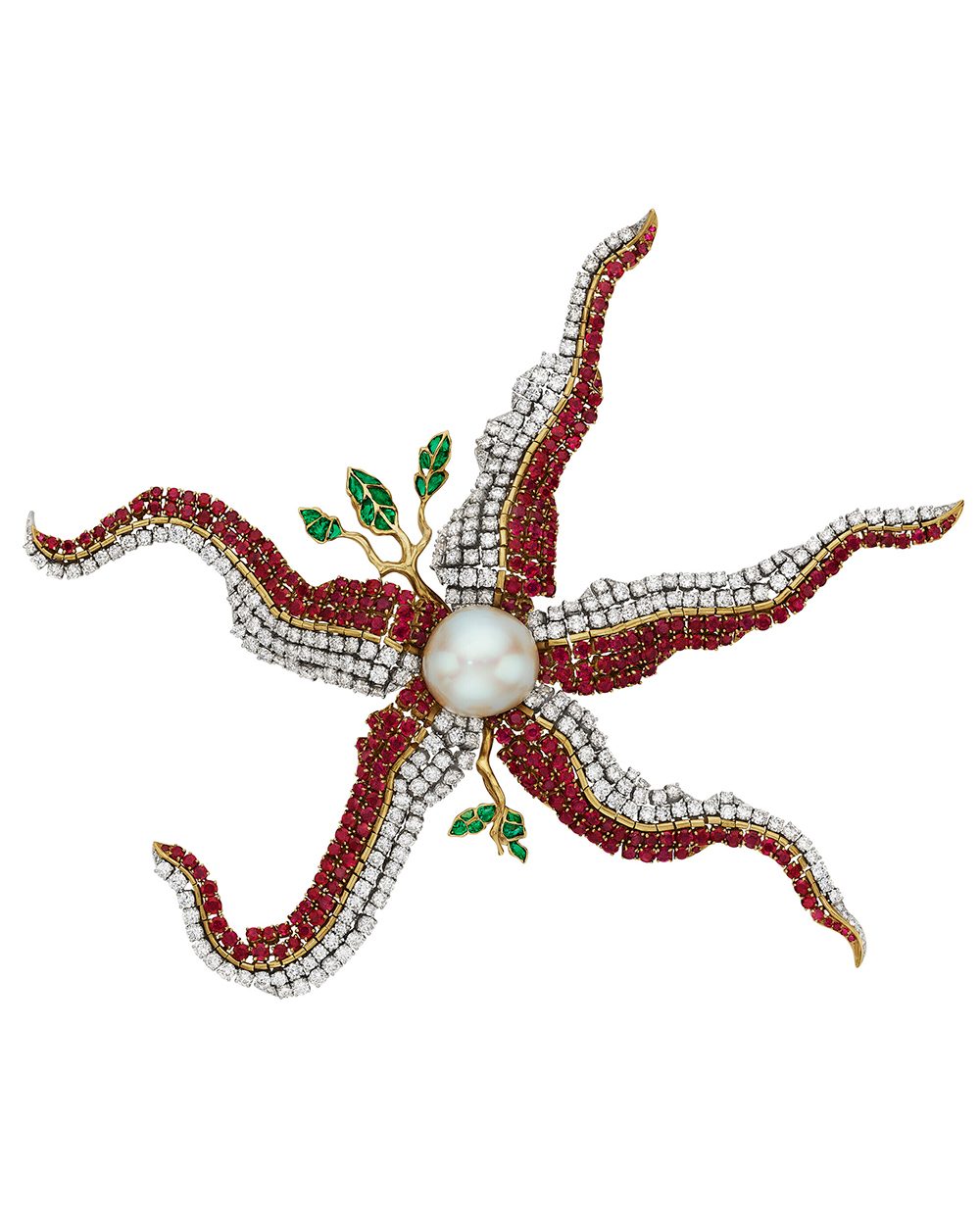 animal jewelry: Salvador Dalí’s surrealist piece “Étoile De Mer” starfish brooch