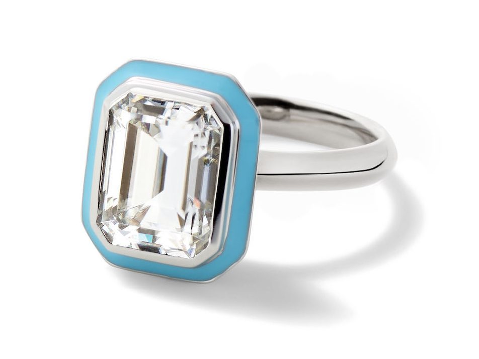 alison lou diamond make an engagement ring look bigger