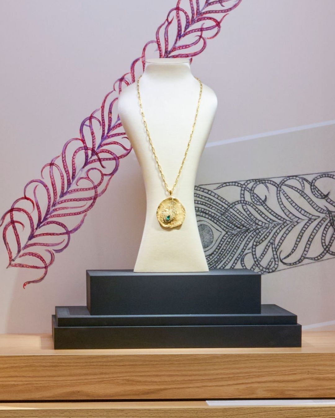 Mellerio’s Talisman Paon Medal on display at the Comite Colbert exhibit.