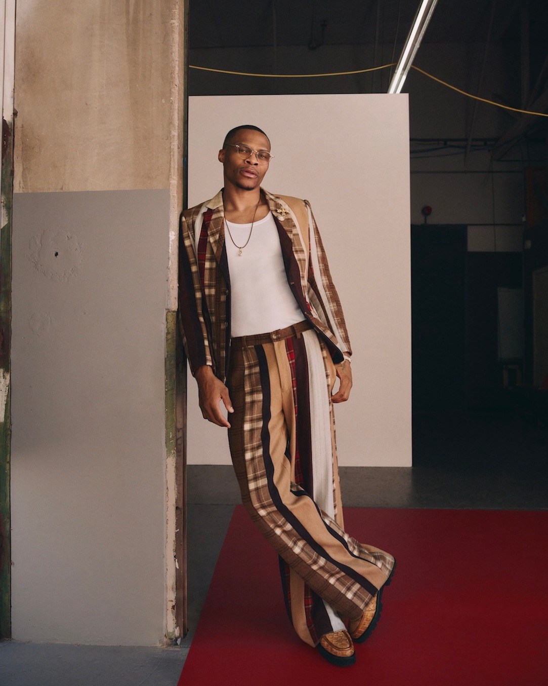 Basketball star Russell Westbrook wearing diamonds