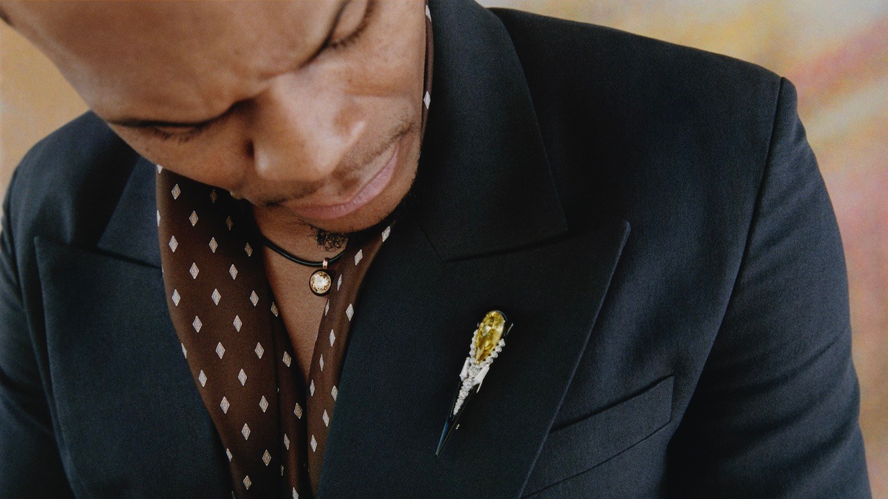 Basketball star Russell Westbrook wearing diamonds