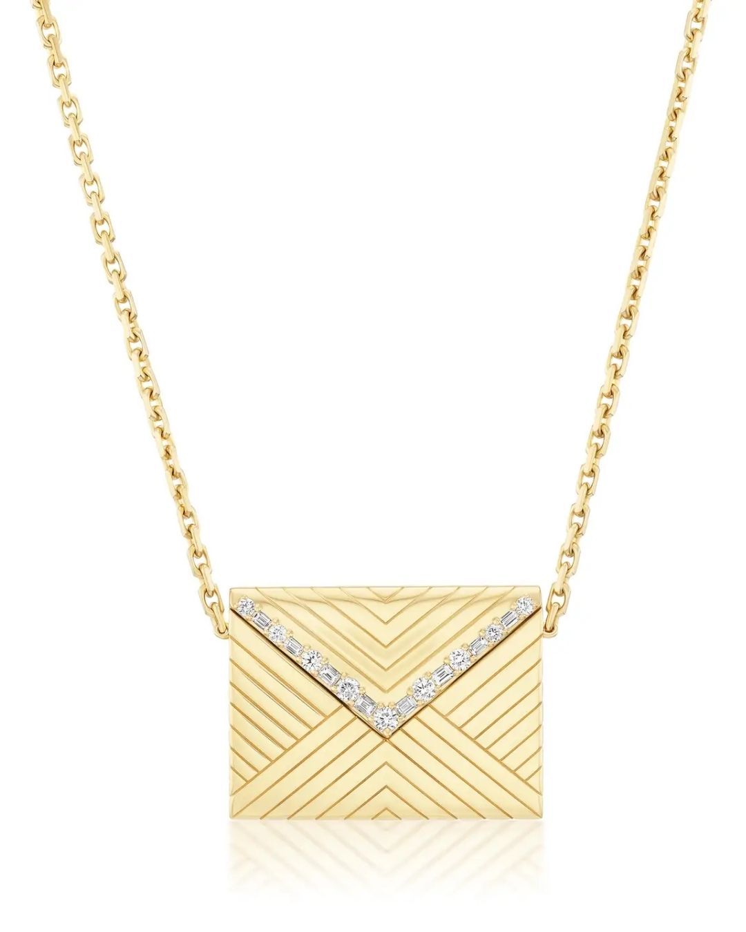 Sorellina Love Letter Necklace Summer Jewelry Trends
