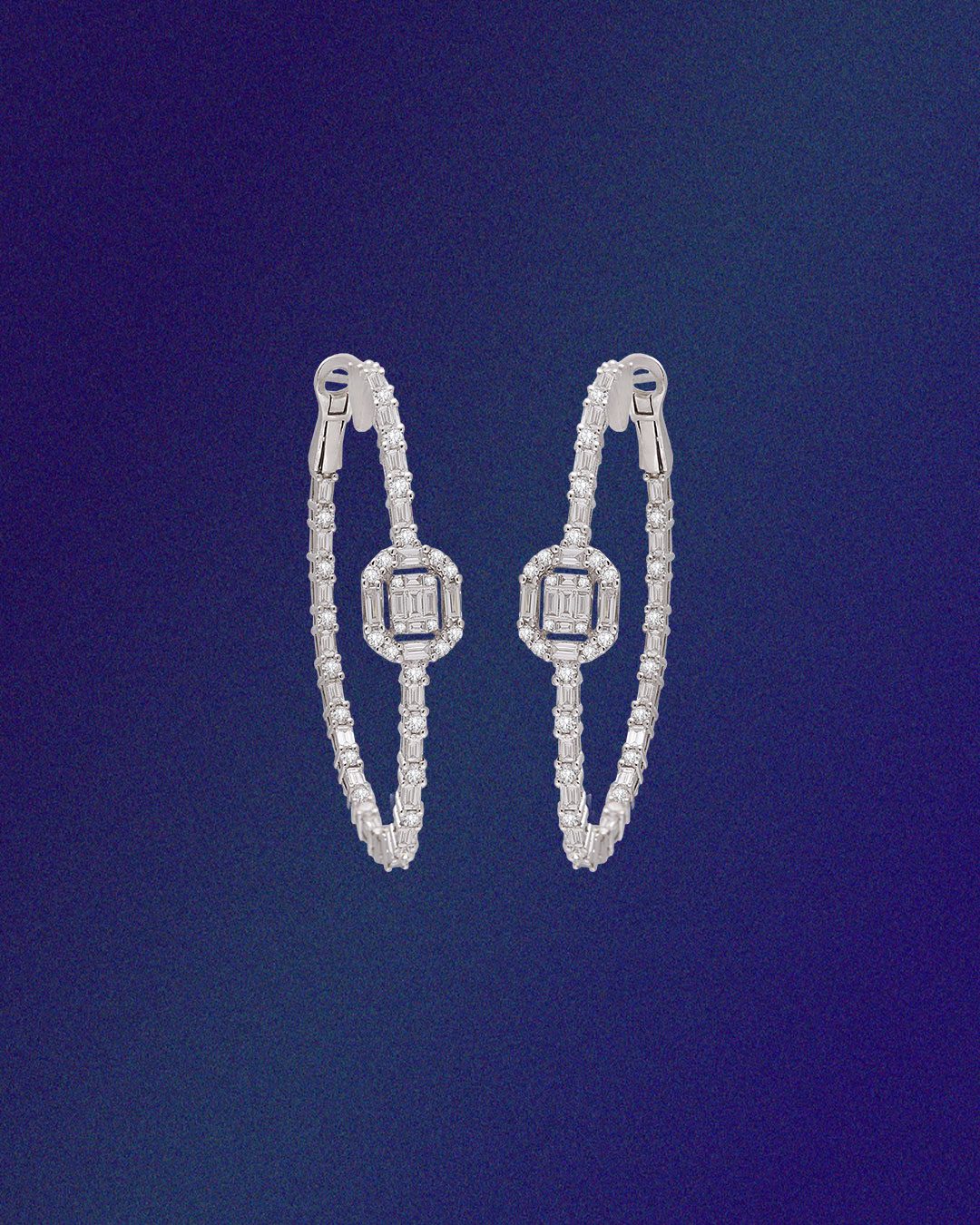 Notandas natural diamond hoop earrings in white gold