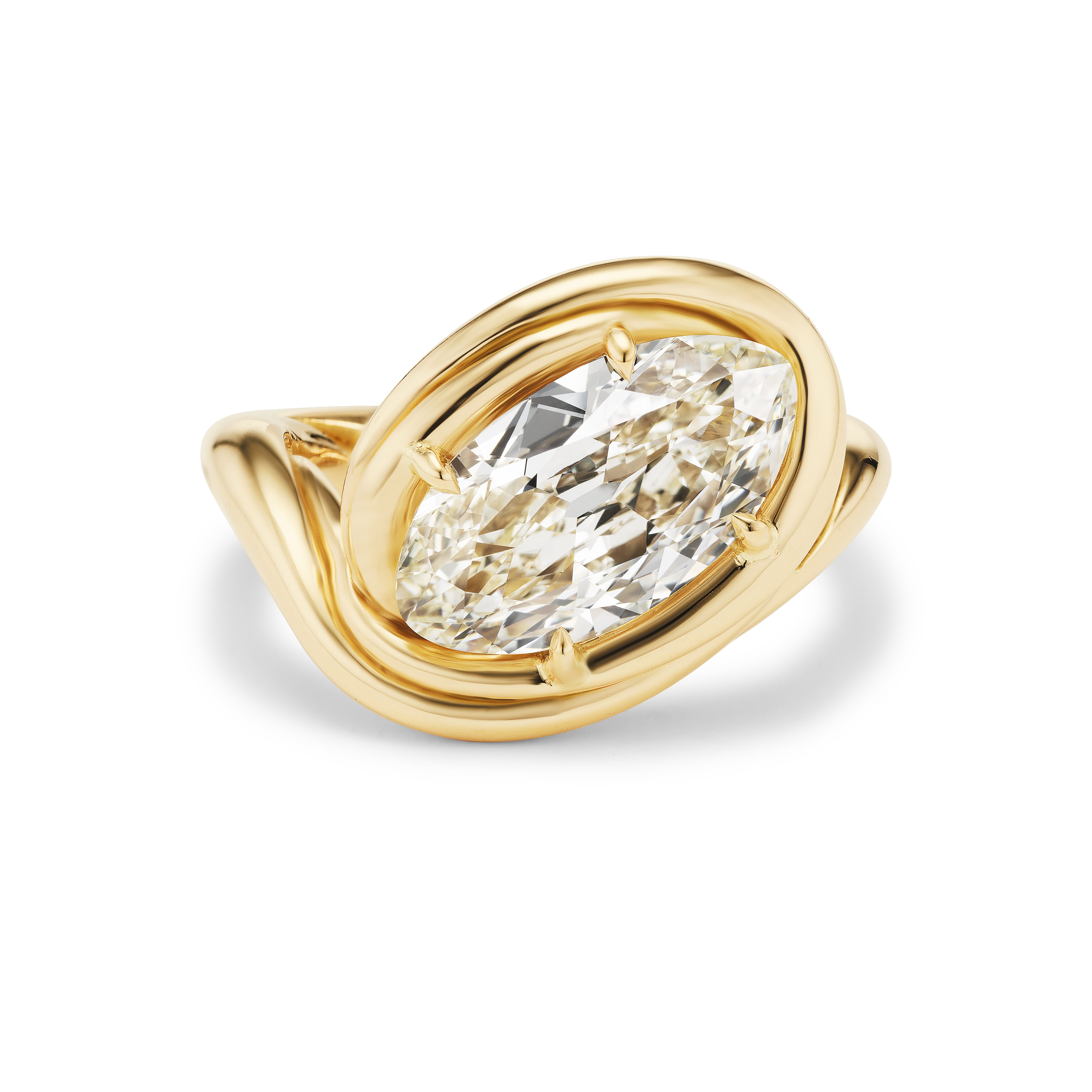 wavy ring with oval diamond