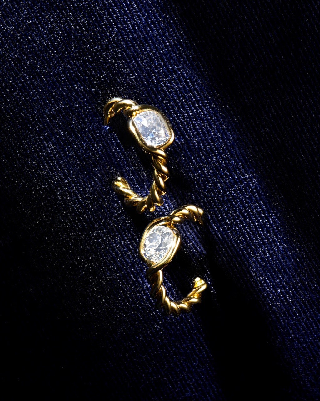 Zendaya wore Barron London Twist Collection Rings, featuring Old Mine-cut diamonds to the Odyssey Photocall