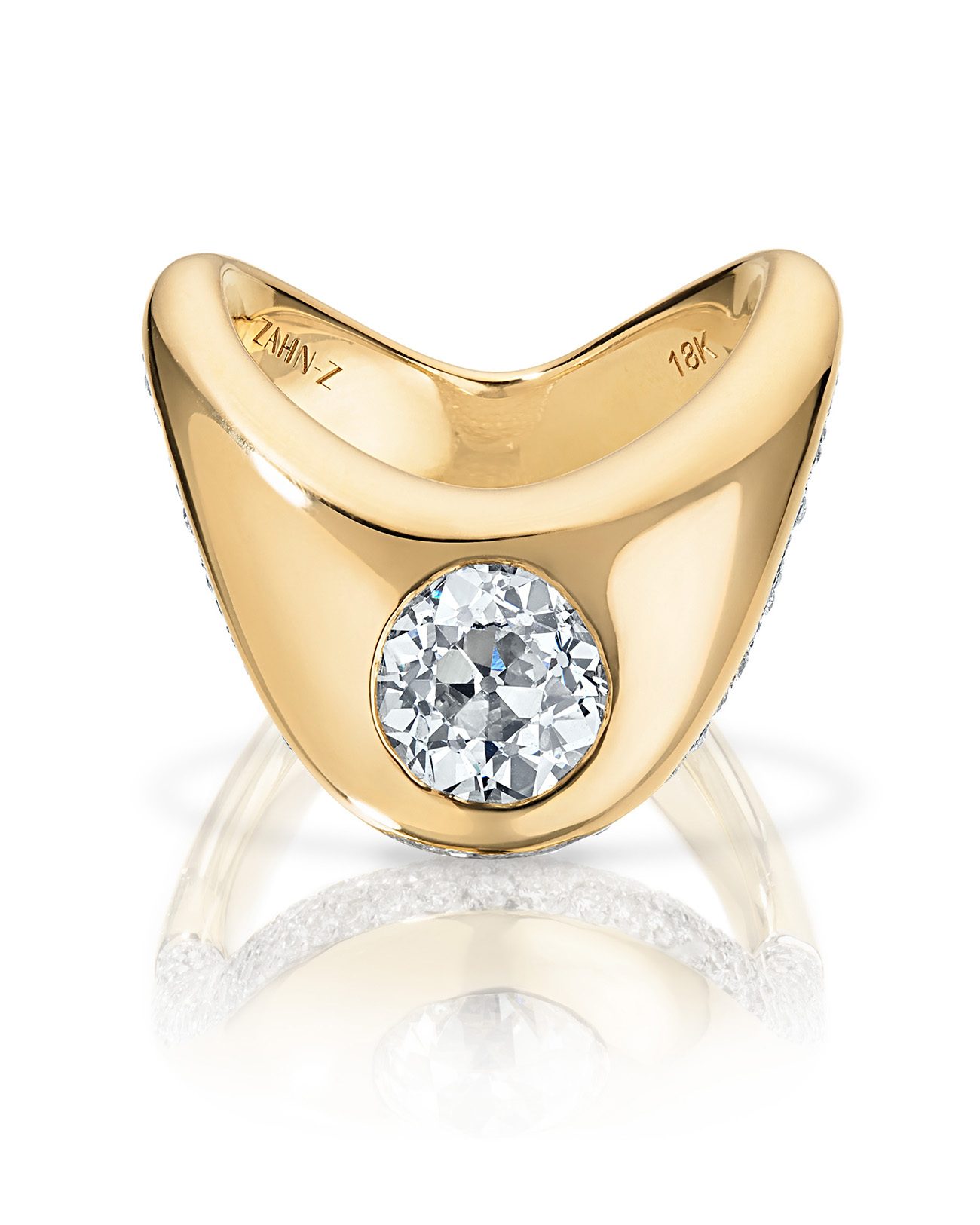 wavy ring with diamonds