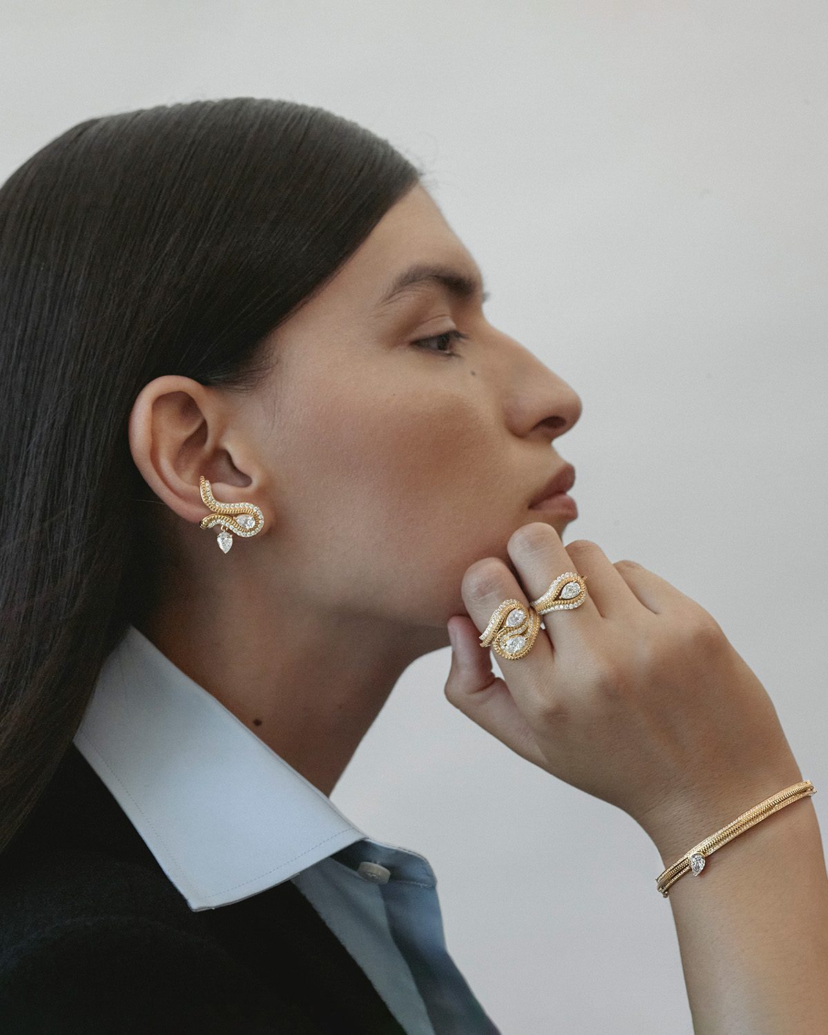 wavy rings, earrings and bracelets with diamonds