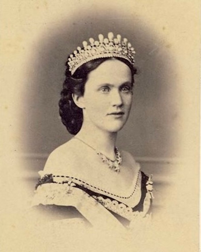 Queen Marie of Romania Inherited the Massin Tiara From Queen Elisabeth of Romania