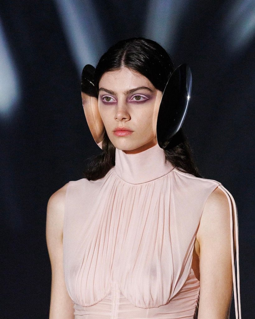 Polished Chrome Archival McQueen headpiece by master jeweler and long-term collaborator of the house, Shaun Leane, from the ‘Pantheon ad Lucem’ collection, Autumn Winter 2004.